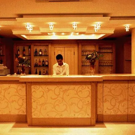 Oasis Hotel Skala (Laconia)