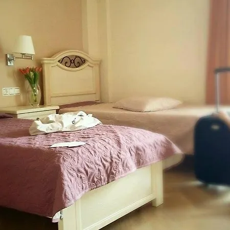 Oasis Hotel 3*