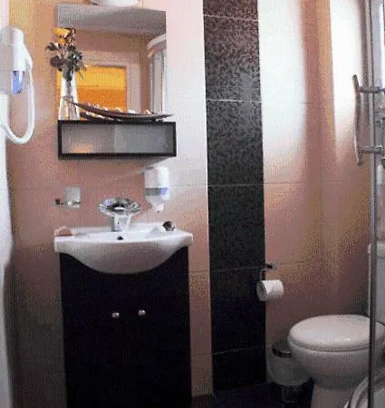 Oasis Hotel 3*